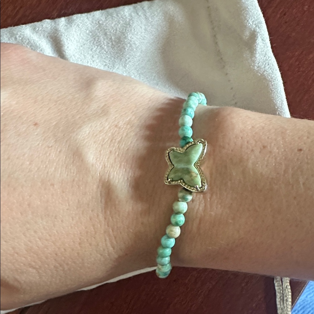 Kendra Scott Beaded Lillia Gold Stretch Bracelet In Sea Green
Chrysocolla - Picture 4 of 4
